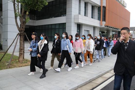 说明: C:\Users\lenovo\Desktop\照片\IMG_9397.JPG