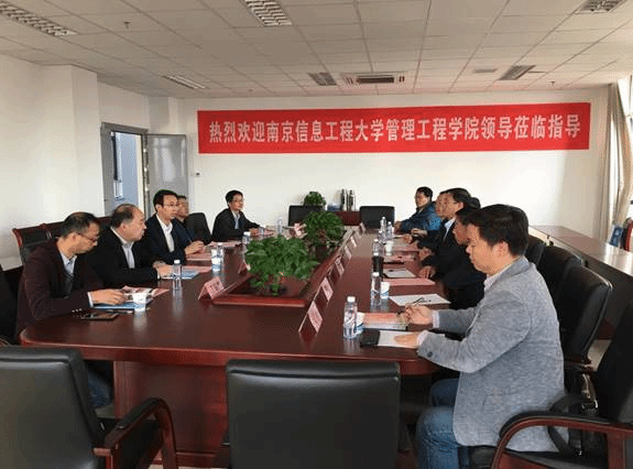 说明: 85066133889762752